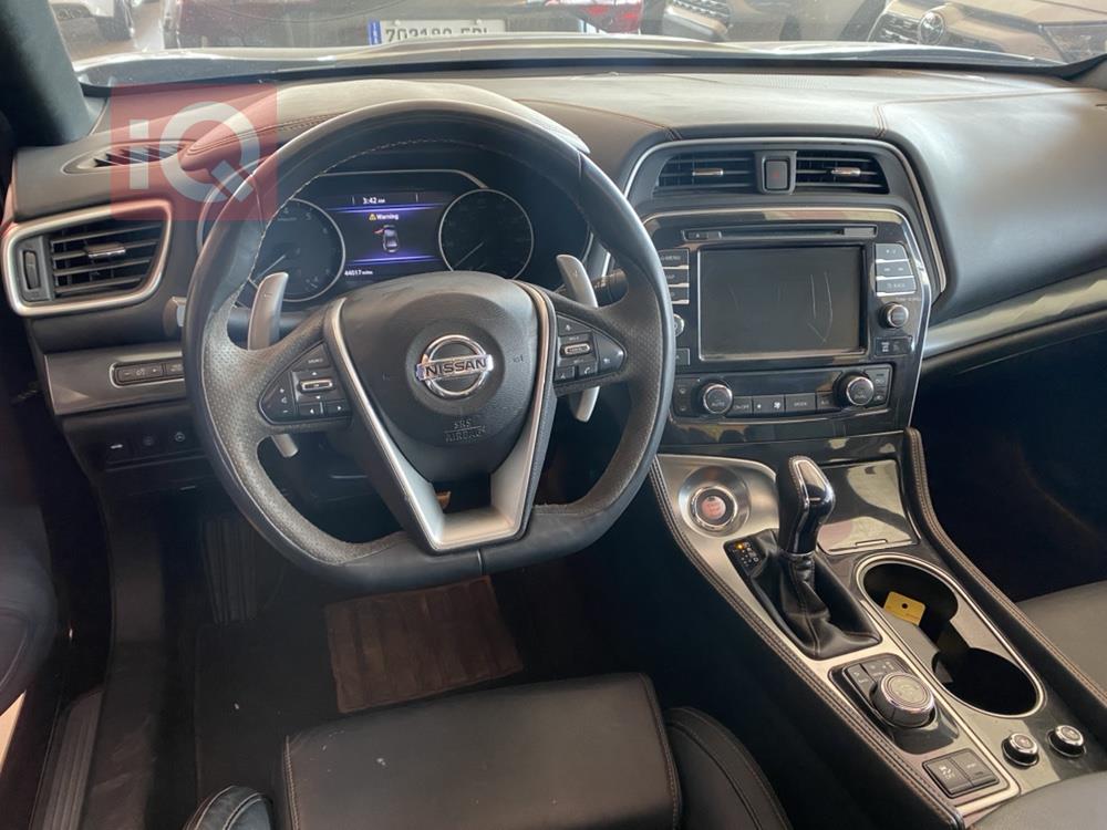 Nissan Maxima